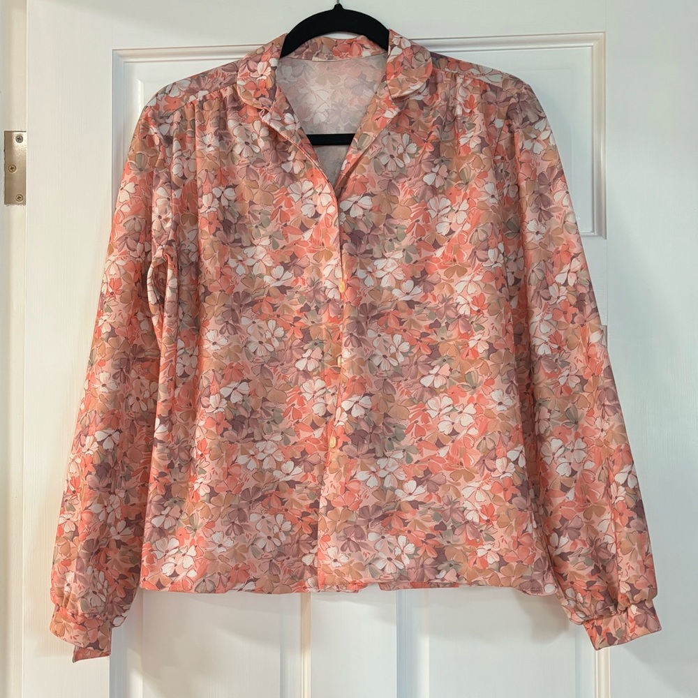 Vintage Floral Button-Front Blouse in Peach, Coral & White
